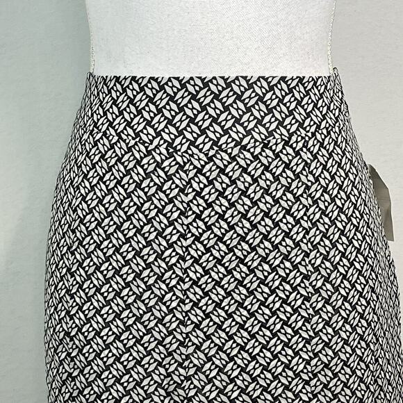 Worthington Skirt size 10 Black Ivory Sheer Knee A Line Pleated Career Church - Picture 2 of 7